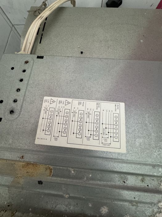 Miele H4418EP фурна с пиролиза за вграждане с керамичен плот