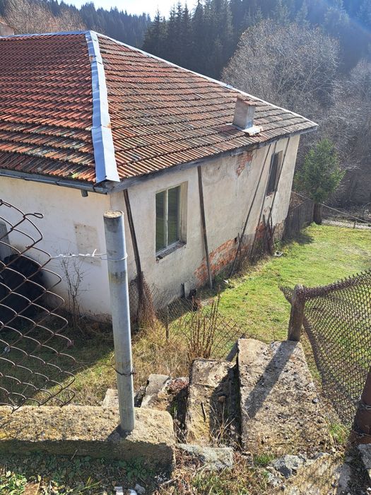 Едноетажна сграда