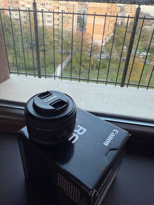 Обектив Canon RF 16mm f/2.8 STM