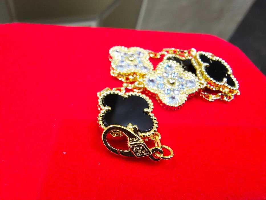 Van Cleef & Arpels VCA Gold Black 5 Vintage Alhambra Дамска Гривна