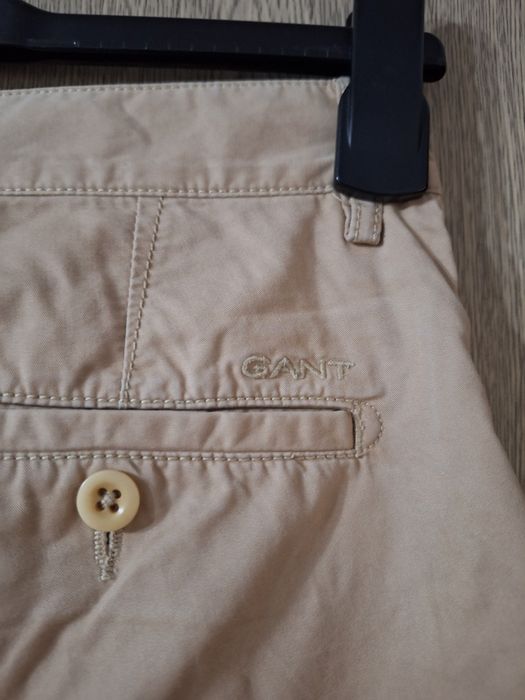 Vand pantaloni Gant marime 28