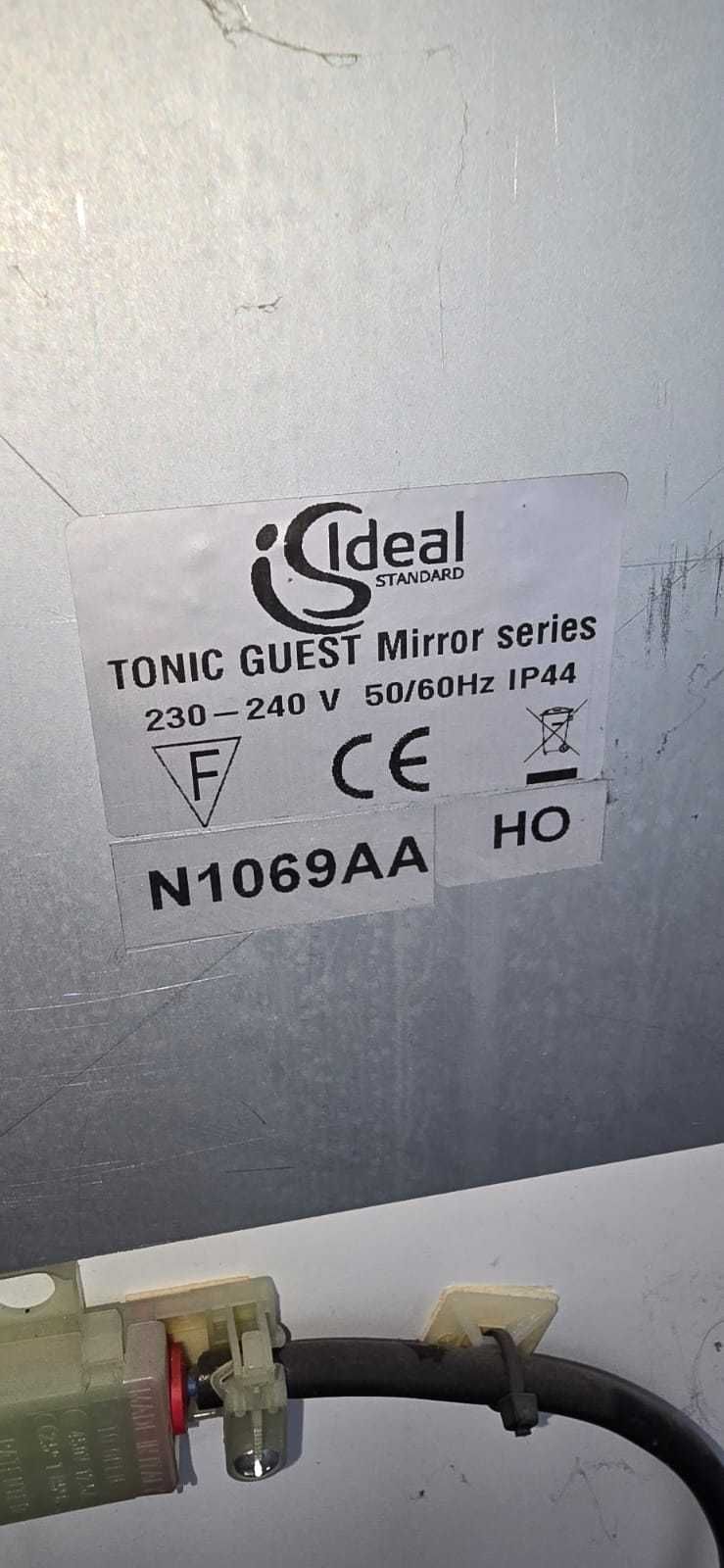 Огледало с вградени смесители