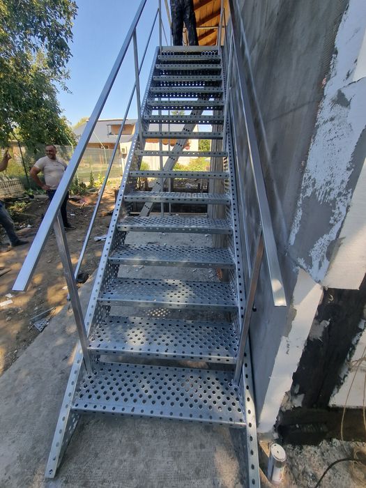 Scari metalice galvanizate