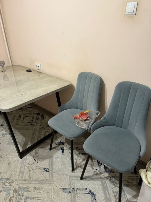 Стол куханный и стулья