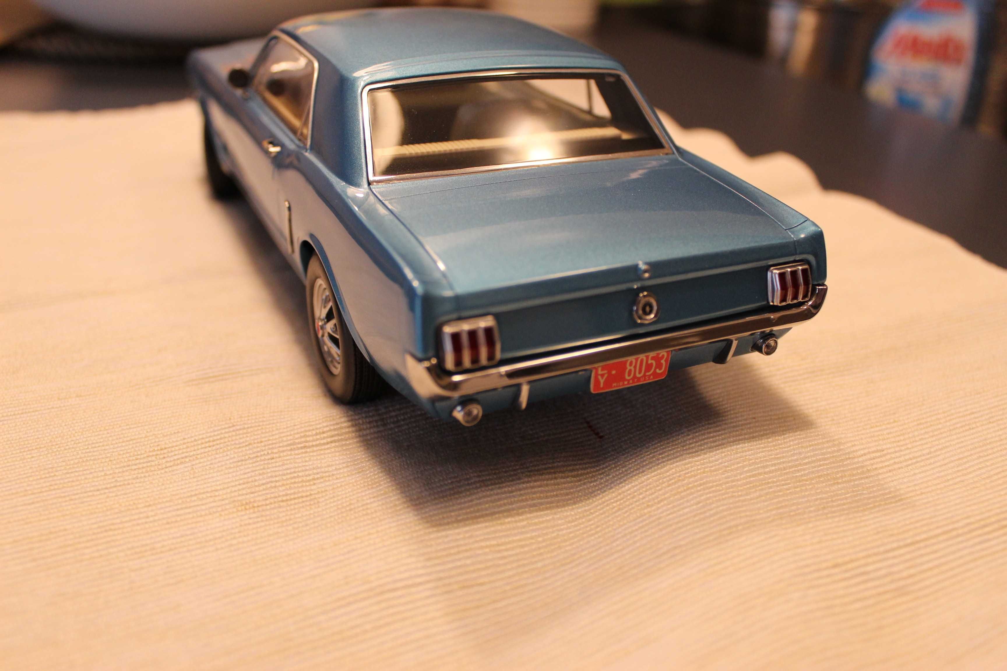 Ford Mustang Hardtop Coupe 1965 1:18 Deicast