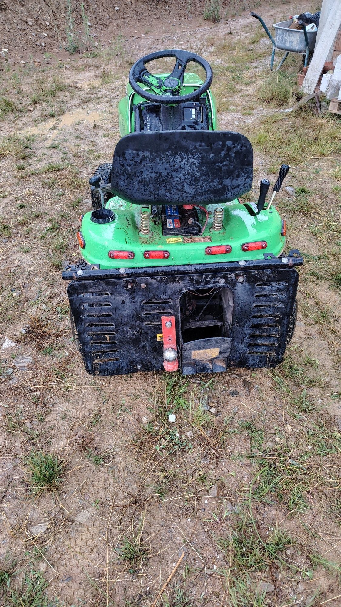 Vând tractoras gazon