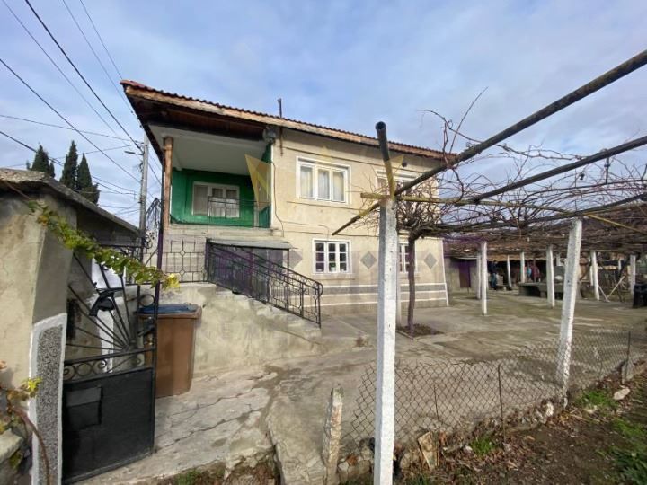 Продава се Къща в Девня - 124 кв.м за 525 €/кв.м - Снимка #2