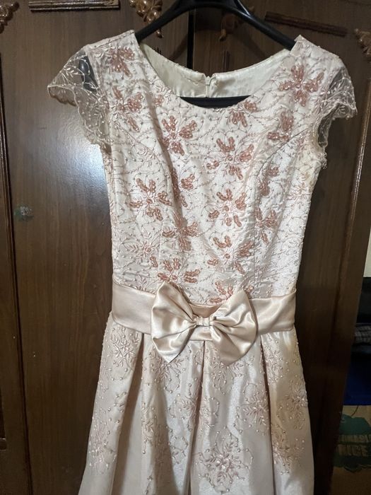 Платье продается