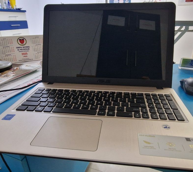 Laptop Asus vivobook