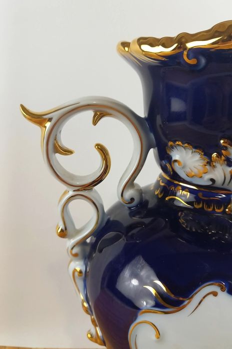 Две порцеланови вази - Hollohaza, Унгария