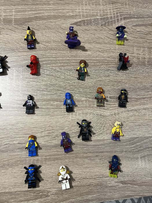 Продавам Лего Нинджаго