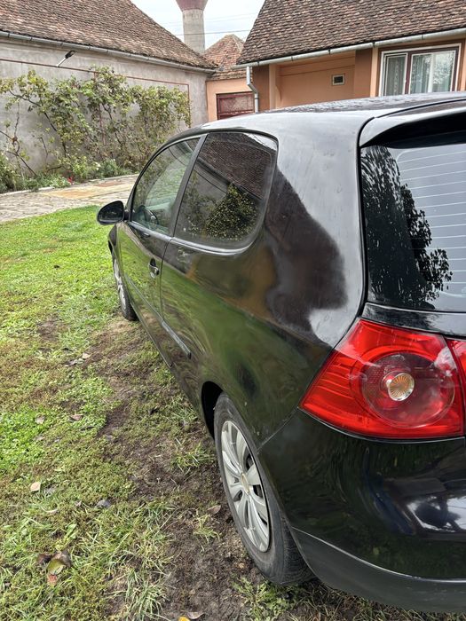 Vând , pentru ca am nevoie de numerele masinii!