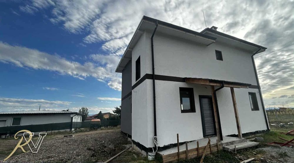 Къща за продажба в гр.Костинброд
