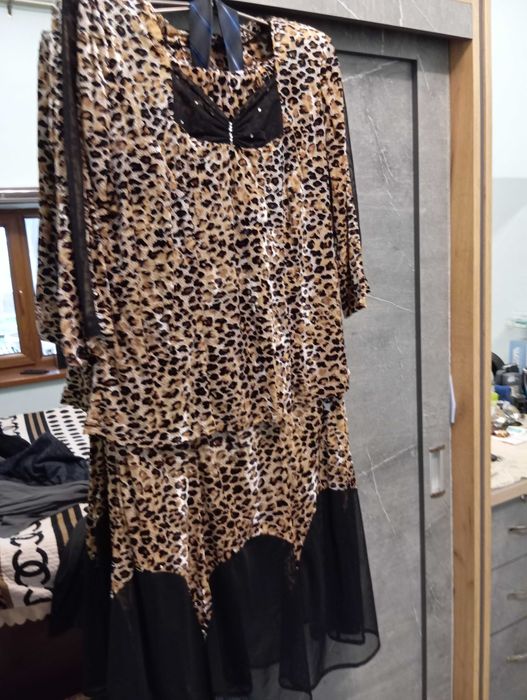 Срочно продам несколько платьев