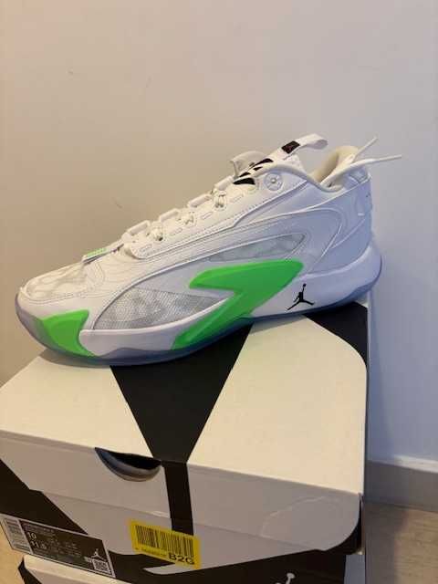 Vand adidasi Nike Jordan noi diferite modele 400-450 Ron
