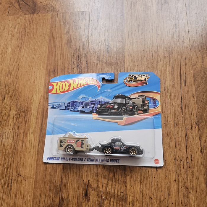 Hot Wheels колички.