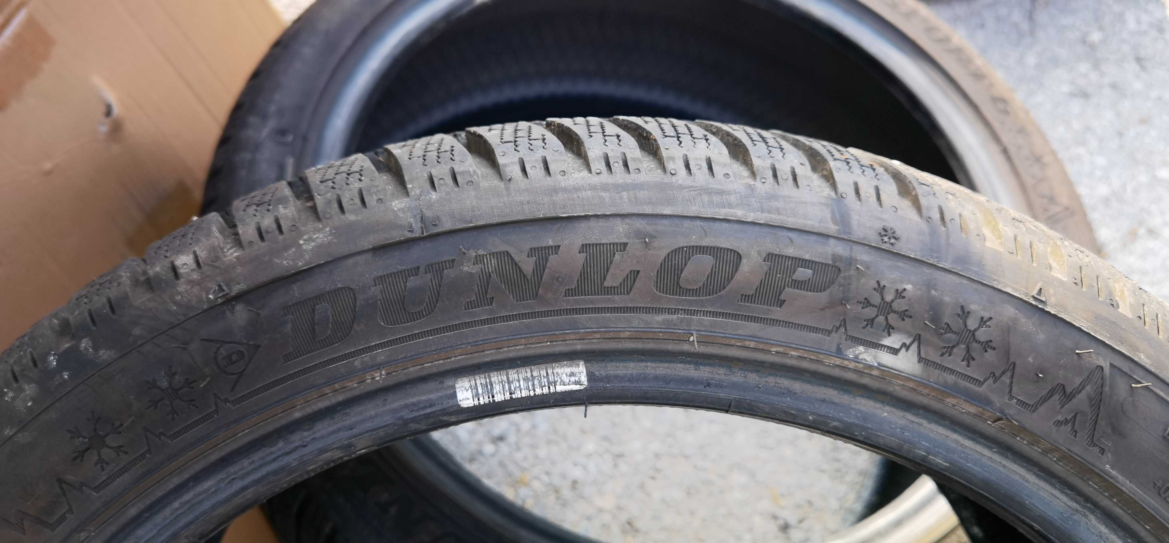 245 40 18  DUNLOP