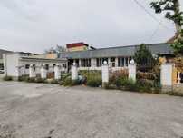 Bekobod shahrida savdo do`kon binosi bo`lib to`lash asosida sotilmoqda