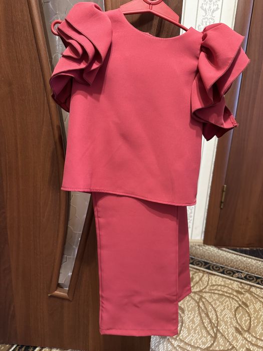 Нарядный костюм.