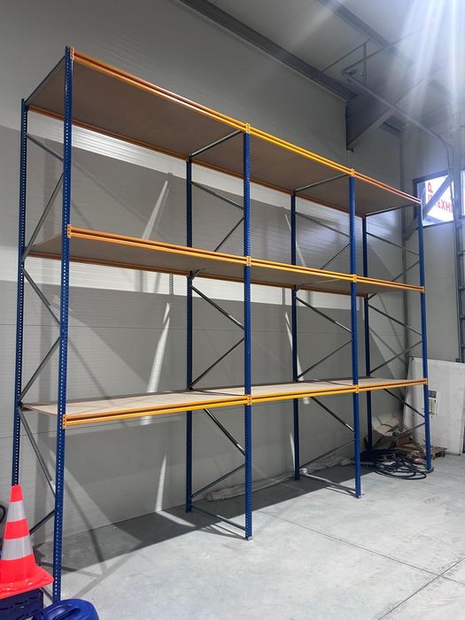 стелажи за склад