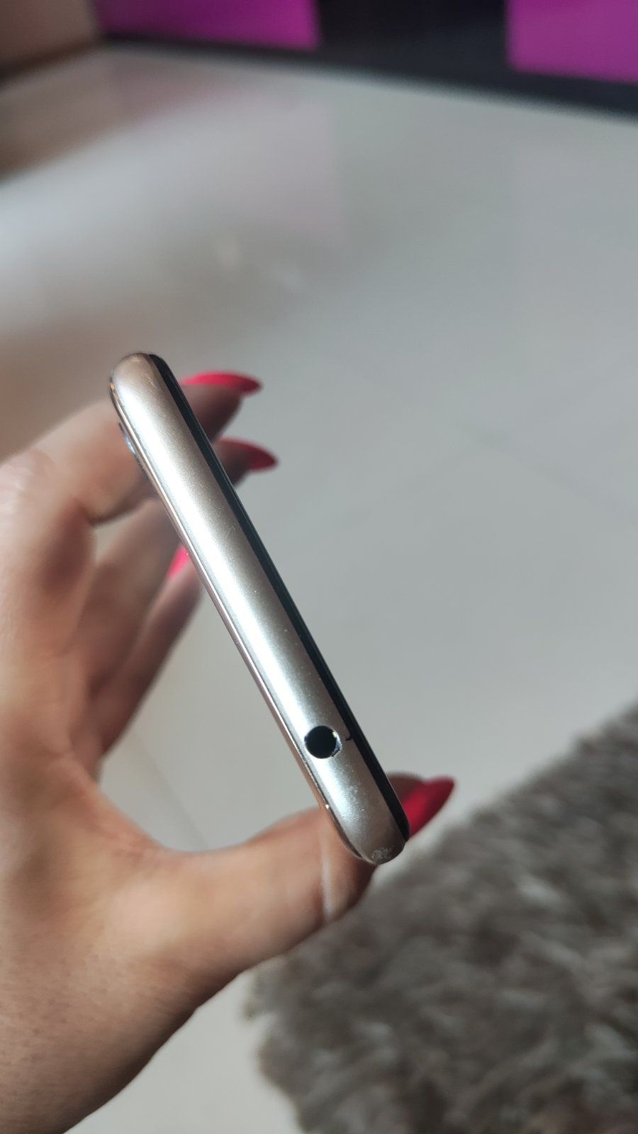 Мобилен телефон wiko