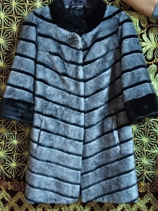 SOTUVDA: Ayollar uchun zamonaviy moʻynali palto