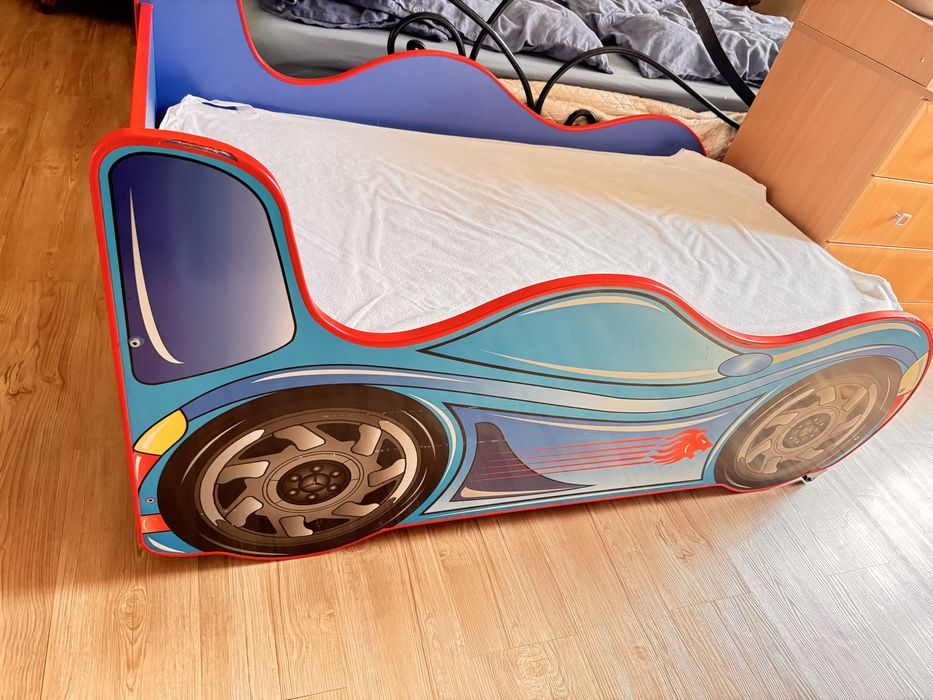 Модная детская кровать-машинка Мерседес до 7 лет с комодом для вещей