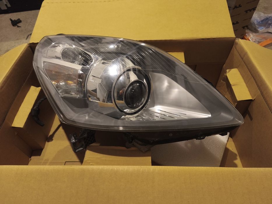 Фарове xenon Zafira B
