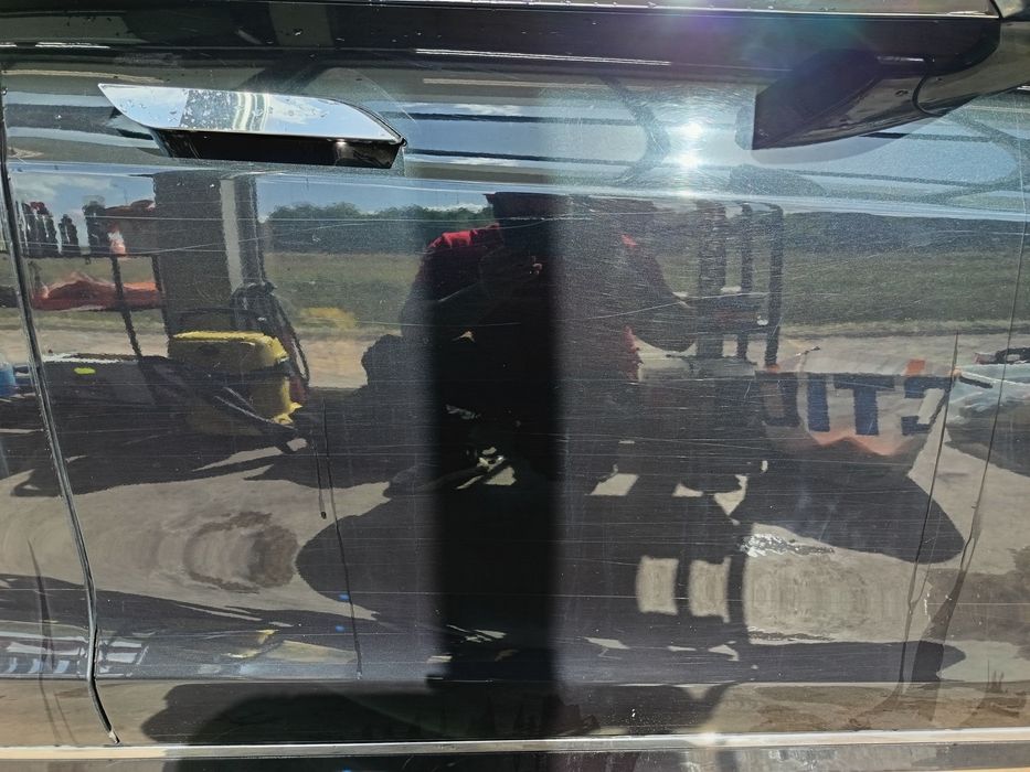 Пастиране и полиране на фарове и автомобили