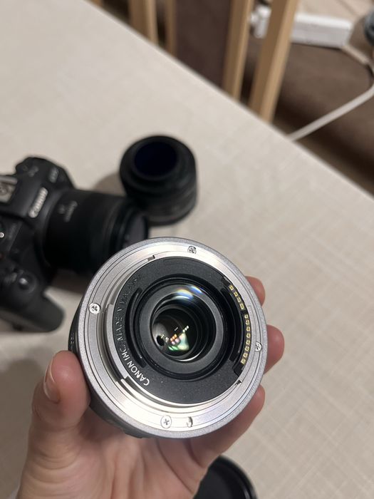 Canon RF 16mm f/2.8 STM