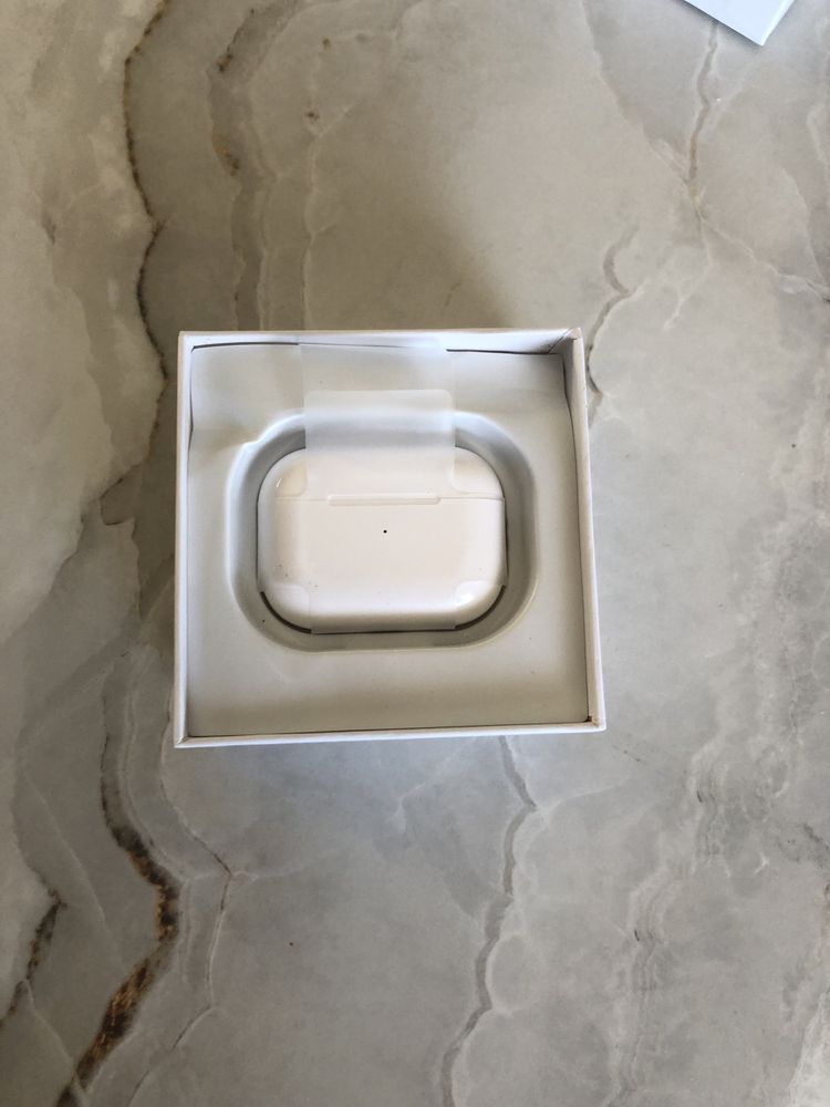 AirPods 2 Pro (Cu toate accesorile)