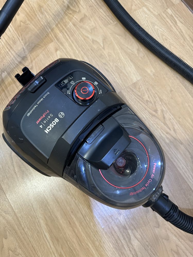 Продаю пылесос Bosch