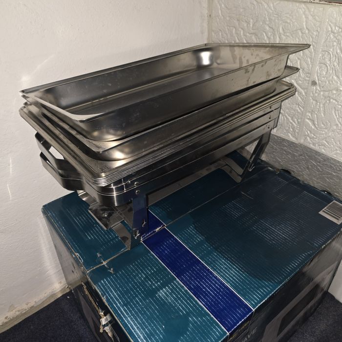 Cuptor cu microunde profesional 34L sigilat. 800 lei si 3 Chafing-dish