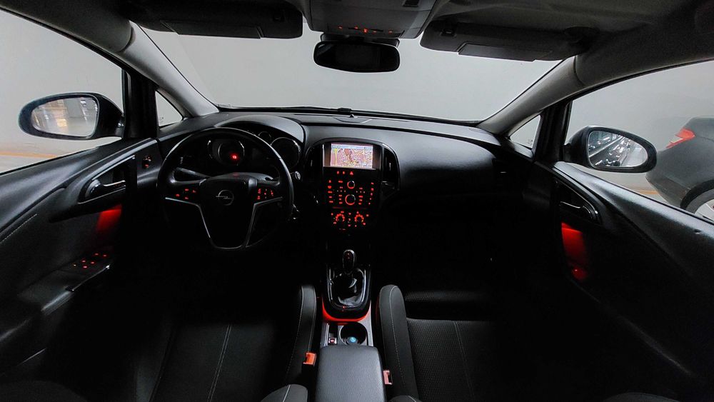 Opel Astra J 1.7 CDTI ecoFLEX 130 CP  – SRi 5 uși, 2012