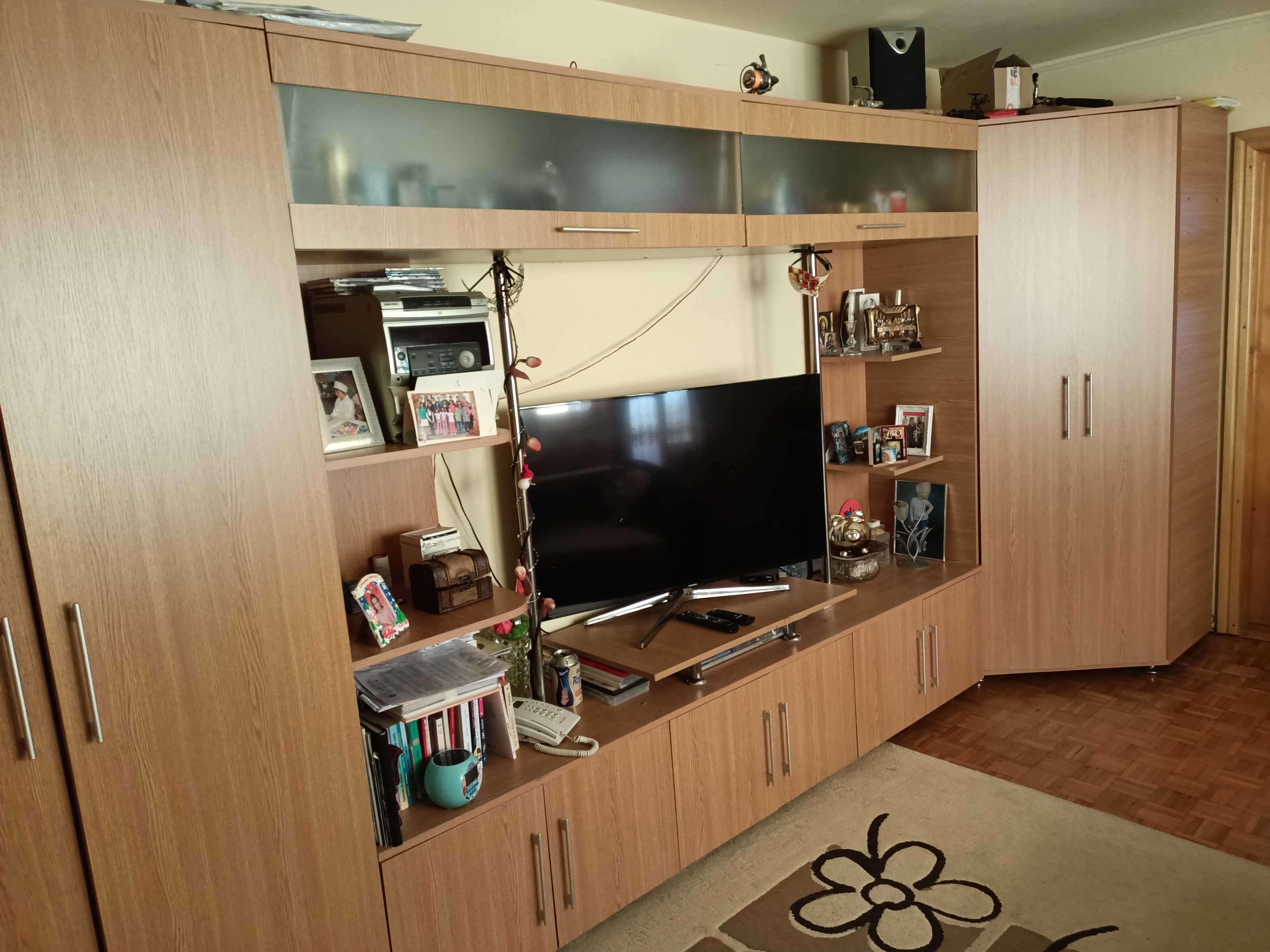 Vand apartament cu 3 camere