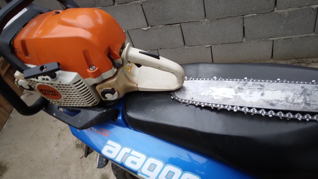 Vând Sthil 391 sau schimb  cu huswarna +-
