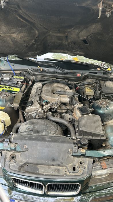 Bmw e36    1700€ urgent