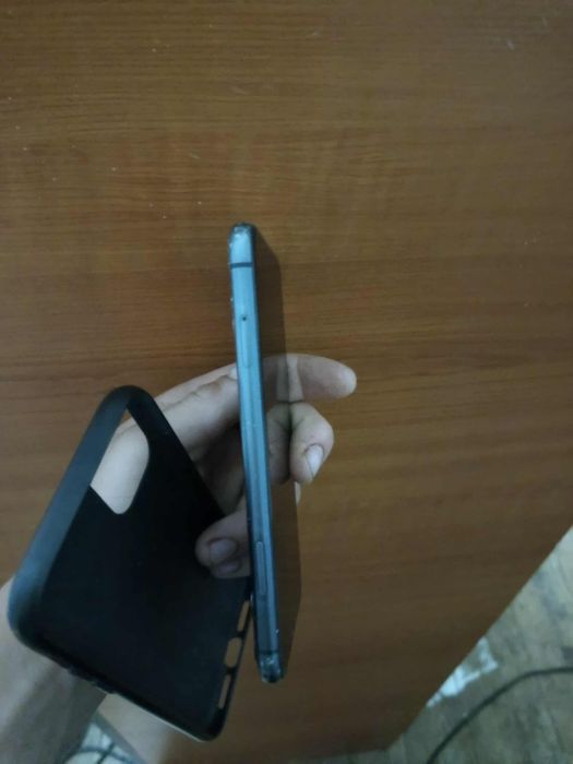 Iphone 11 spart pe spate viata baterie 100%