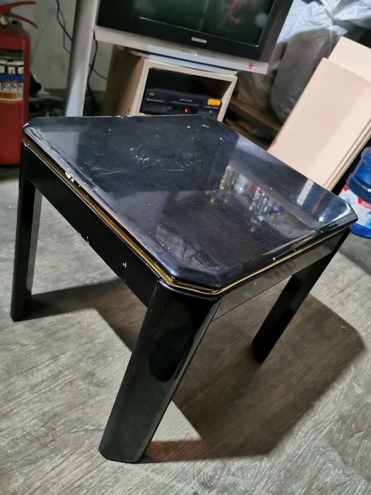 Журнальный столик