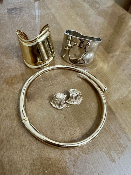 Бижутерия: колье, браслеты, серьги