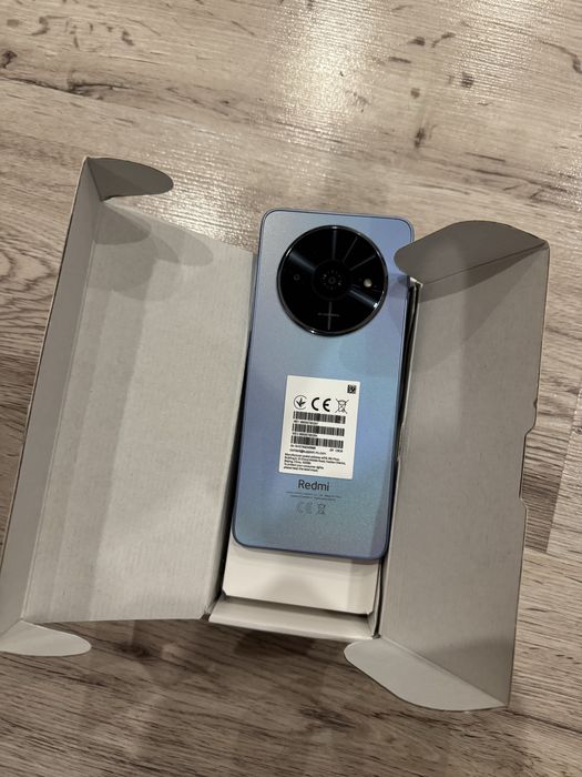 Vand Telefon Redmi A3 nou.
