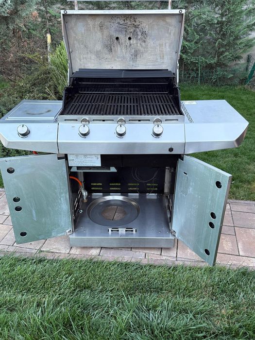 Grătar profesional pe gaz Char-Broil cu husă protecție și covor