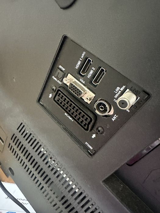 Продавам телевизор HITACHI 32 инчов