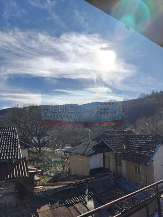 Продава се Къща в с. Углярци, Област Перник - 260 кв.м за 366 €/кв.м - Снимка #13