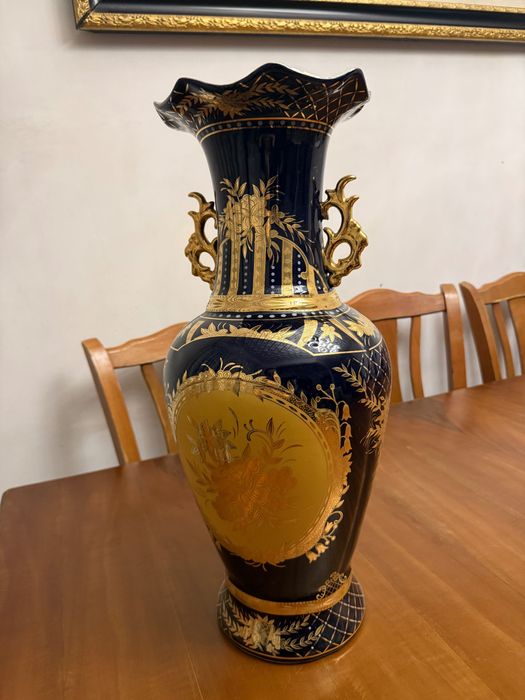 Ваза для интерьера дома