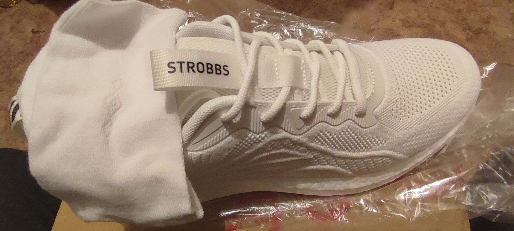 Продам кроссовки Strobbs