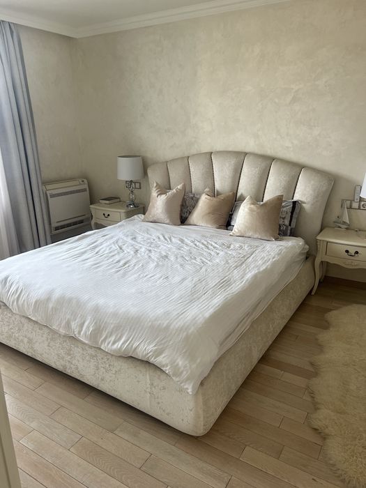 Комплект спалня легло с матрак и 2 нощни шкафчета от Мартинели