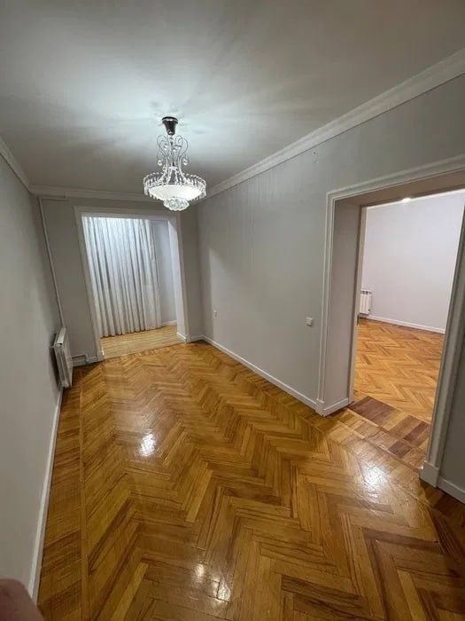 Продажа 4х комтнатной квартиры на М.Космонавты ,улица Юнус Раджаби