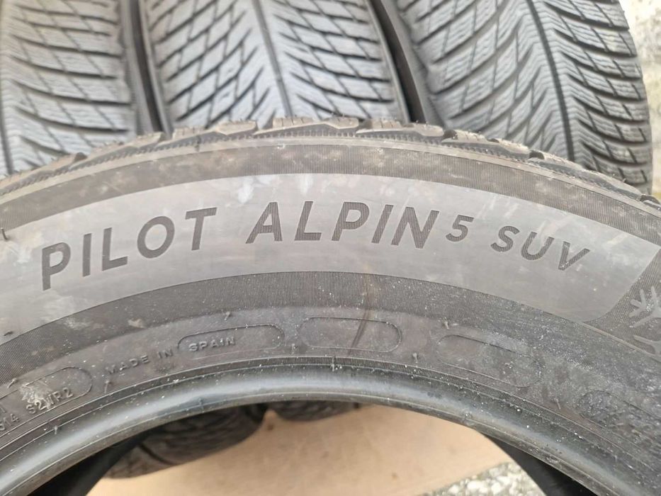 4 Michelin R17 225/65
Зимни гуми 
DOT4320