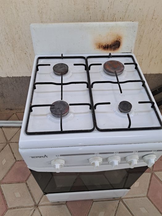 Продам газ плиту